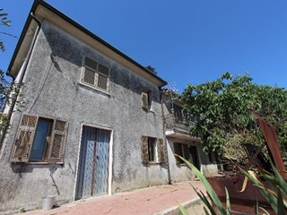 Casa Indipendente in Vendita a Santo Stefano di Magra, zona Ponzano Superiore, 180'000€, 72 m²