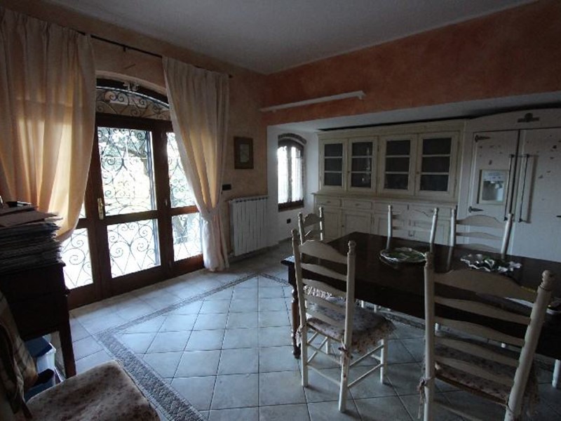 Villa in Vendita a Beverino, 450'000€, 192 m²