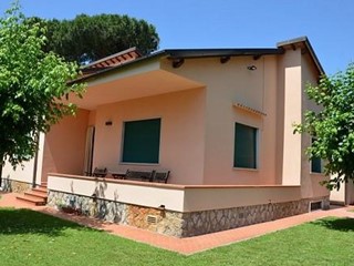 Villa in Vendita a Pietrasanta, 1'000'000€, 120 m²