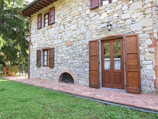 Attività commerciale in Vendita a Pescaglia, 850'000€, 250 m²