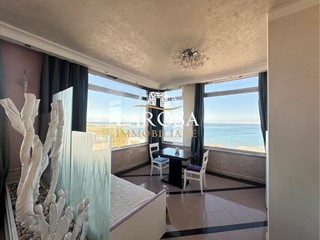 Quadrilocale in Vendita a Melendugno, zona San Foca, 180'000&euro;, 80 m², arredato