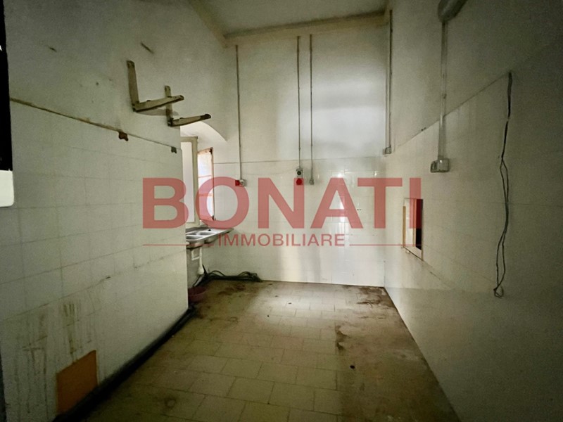 Immobile commerciale in Affitto a La Spezia, zona Periferia Nord Ovest, 900&euro;, 130 m²