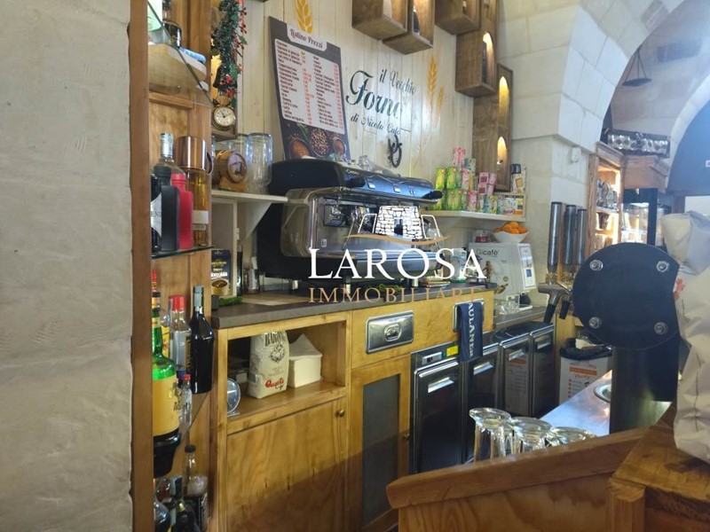 Attività commerciale in Vendita a San Donato di Lecce, 320'000€, 130 m², arredato