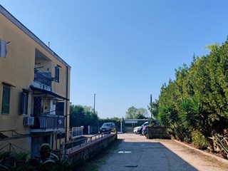 Magazzino in Affitto a Cercola, 600€, 100 m²