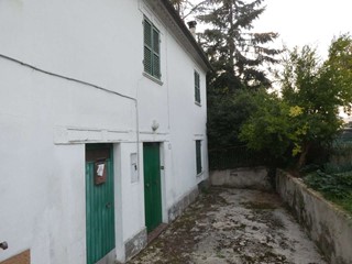 Casa Semi Indipendente in Vendita a Belvedere Ostrense, 25'000€, 75 m²