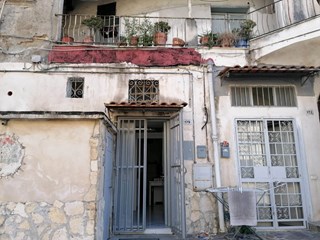 Trilocale in Vendita a Maddaloni, zona VIA LIBERTA', 45'000€, 65 m², arredato