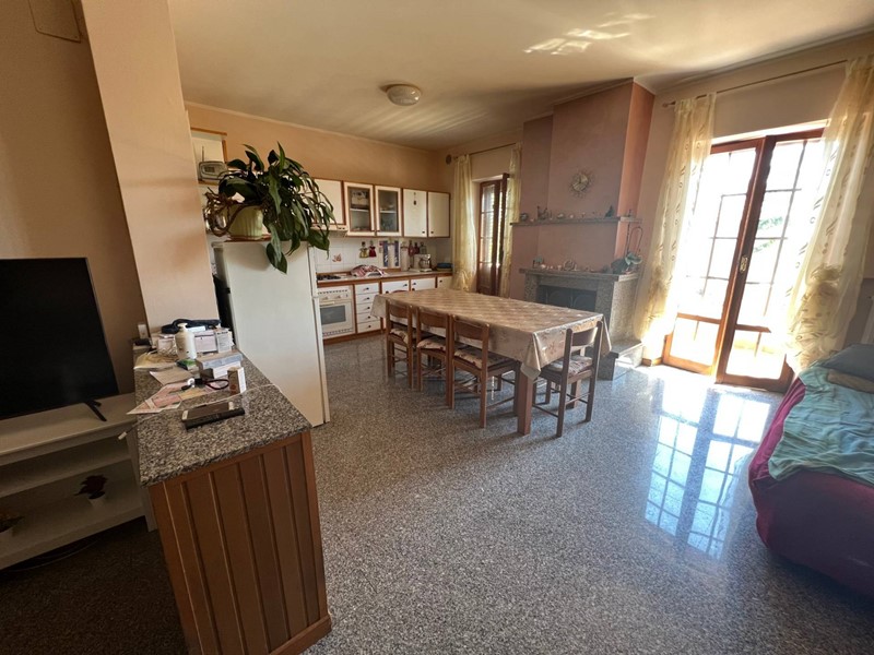 Casa Indipendente in Vendita a Fermo, 540'000€, 850 m²