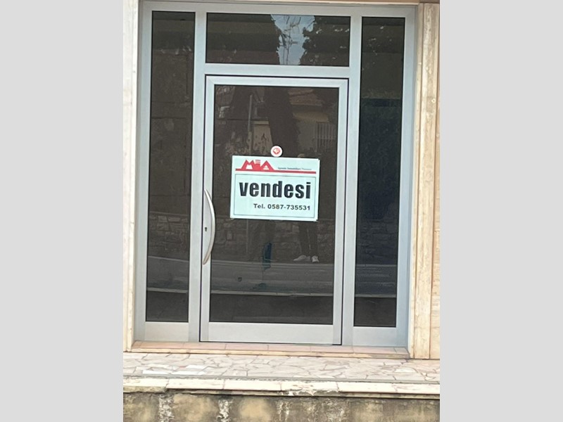 Immobile commerciale in Vendita a Ponsacco, 75'000€, 100 m²