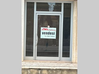 Immobile commerciale in Vendita a Ponsacco, 75'000€, 100 m²