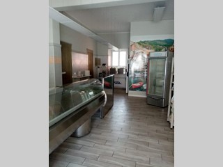 Immobile commerciale in Vendita a Carrara, zona Marina di Carrara, 100'000€, 40 m²