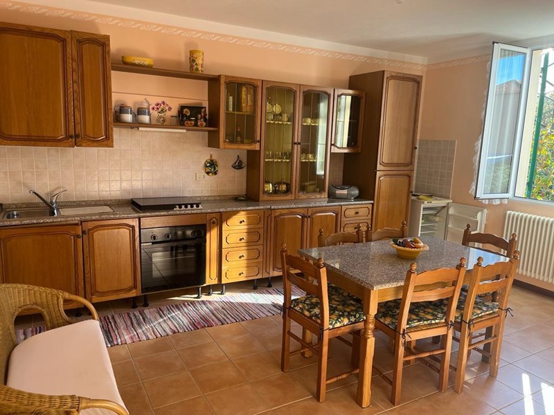 Appartamento in Vendita a Sestri Levante, 405'000€, 170 m², con Box