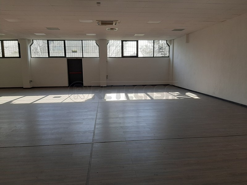 Immobile commerciale in Affitto a Vicenza, 800 m²