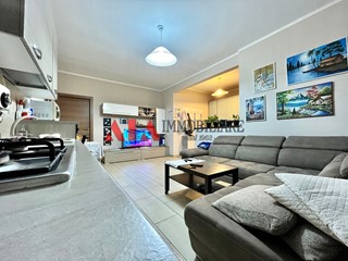 Appartamento in Vendita a Pontedera, zona Oltrera, 200'000€, 115 m², con Box