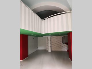 Immobile commerciale in Affitto a Bari, zona Murat, 2'800€, 70 m²