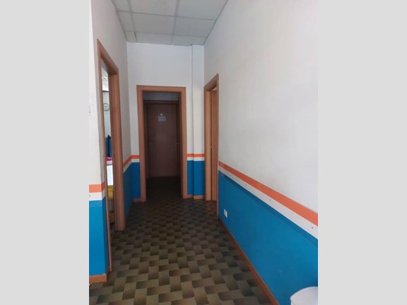 Negozio in Affitto a Torino, zona Barriera Lanzo, 800€, 100 m²