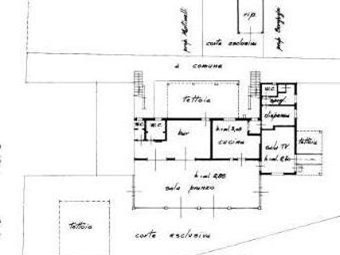 Immobile commerciale in Vendita a Cecina, 295'000€, 200 m²