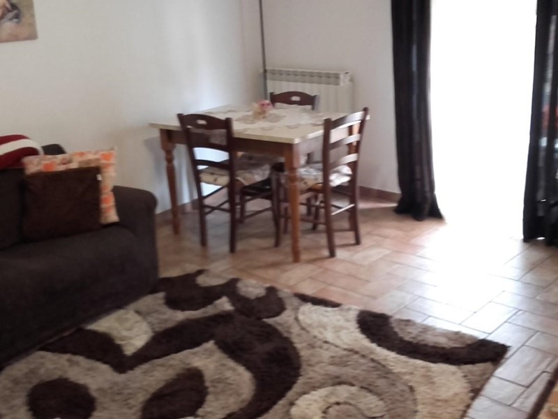 Trilocale in Vendita a Colle di Val D'Elsa, 115'000&euro;, 70 m², arredato