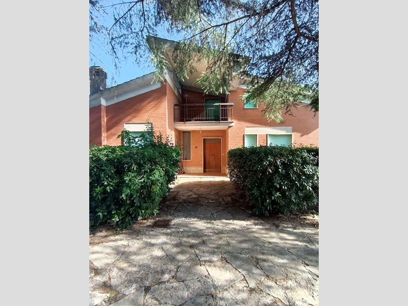 Casa Indipendente in Vendita a Riano, 399'000€, 500 m²