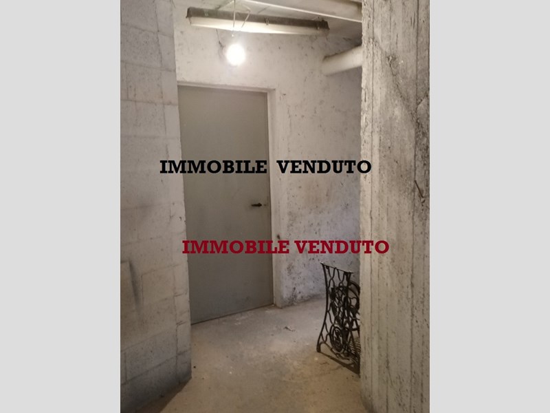 Magazzino in Vendita a Milano, zona Affori via Degli Artaria 2, 23'000€, 50 m²
