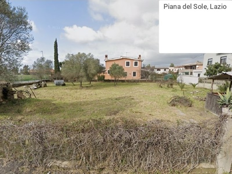 Terreno edificabile in Vendita a Fiumicino, zona le vignole, 140'000€, 1300 m²