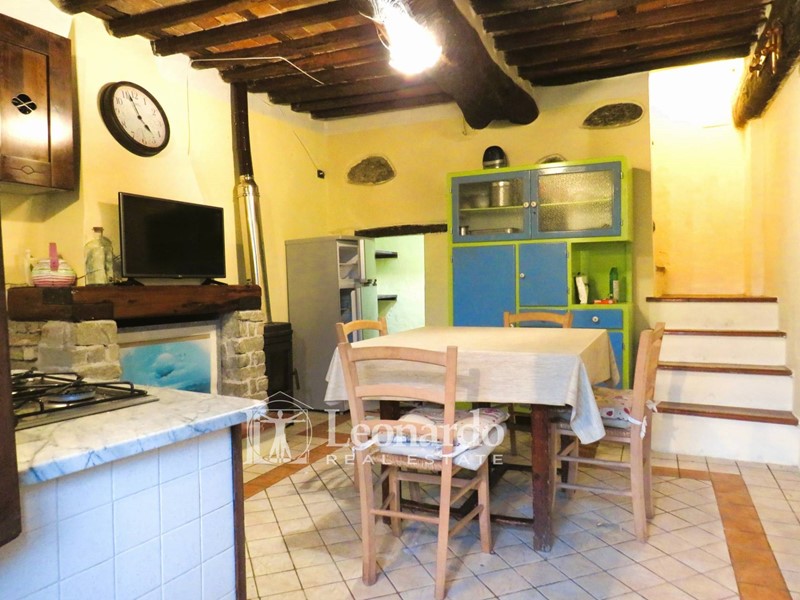 Casa Indipendente in Vendita a Lucca, zona Meati, 115'000€, 60 m²