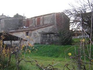 Casa di corte in Vendita a Capannori, zona Gragnano, 100'000€, 250 m²