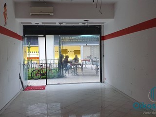 Attività commerciale in Vendita a Massa, 115'000€, 100 m²