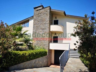 Casa Indipendente in Vendita a Livorno, zona Montenero, 799'000&euro;, 340 m², con Box