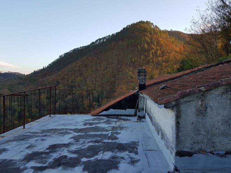 Appartamento in Vendita a Borghetto di Vara, 40'000€, 136 m²