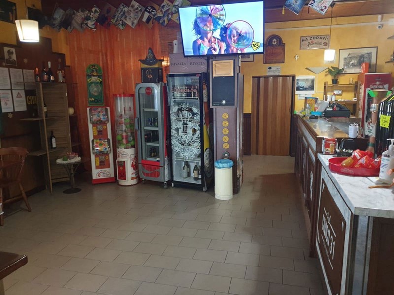 Negozio in Vendita a Correzzola, 70'000€, 125 m²