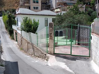 Casa Indipendente in Vendita a Palermo, zona Boccadifalco-Baida, 130'000€, 98 m²