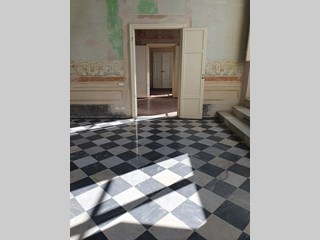 Ufficio in Affitto a Pisa, zona Lungarni, 1'500€, 100 m²