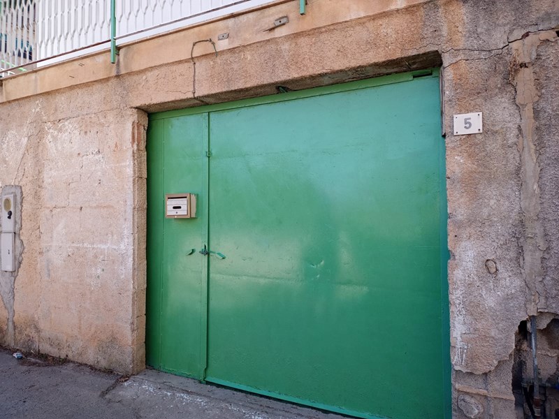 Magazzino in Vendita a Palermo, zona Boccadifalco-Baida, 25'000€, 65 m²