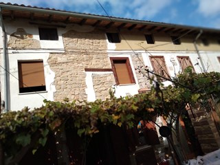 Cascina in Vendita a Pellegrino Parmense, zona appennino parmense, 55'000&euro;, 140.000 mq, arredato
