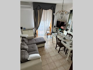 Villetta a schiera in Vendita a Gavorrano, zona Residenziale, 170'000€, 98 m², arredato, con Box