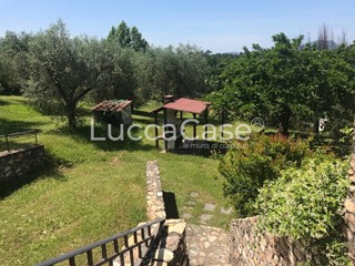 Villa in Vendita a Lucca, zona Sant'Alessio, 1'200'000€, 500 m², con Box