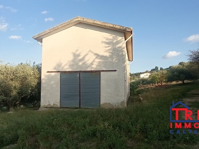 Casale in Vendita a Caltanissetta, 60'000€, 90 m²