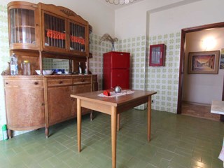 Trilocale in Vendita a Siracusa, zona viale Zecchino, 90'000&euro;, 122 m²