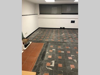 Immobile commerciale in Vendita a Carrara, zona Marina di Carrara, 120'000€, 120 m²