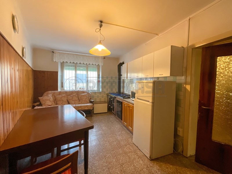 Casa Indipendente in Vendita a Chiopris Viscone, 109'000€, 626 m²