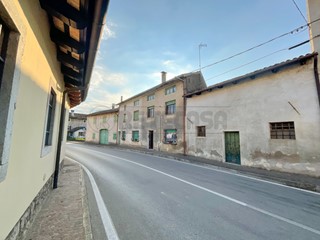 Casa Indipendente in Vendita a Chiopris Viscone, 109'000€, 626 m²