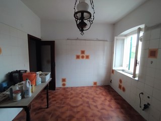 Casa Semi Indipendente in Vendita a Vado Ligure, zona VALLE DI VADO, 120'000€, 90 m²