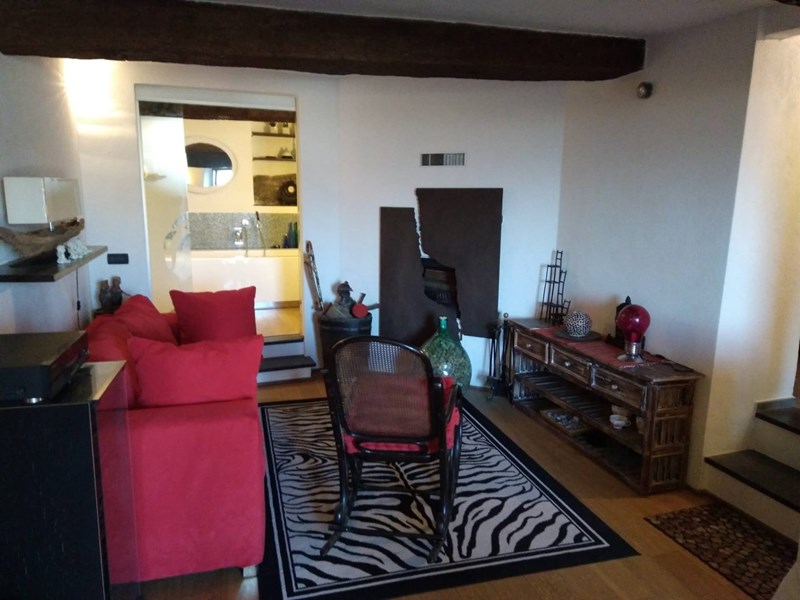 Trilocale in Vendita a Ameglia, zona centro Ameglia, 180'000&euro;, 70 m²