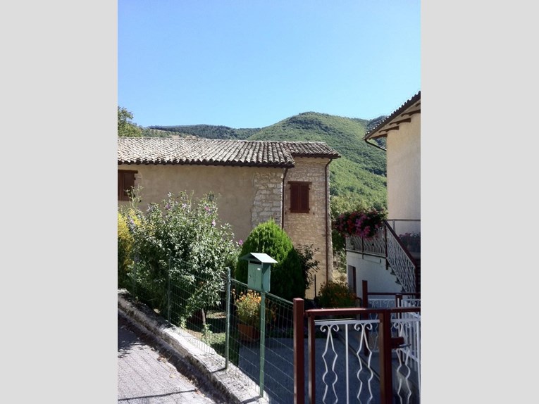 Rustico in Vendita a Sefro, zona Sorti, 65'000&euro;