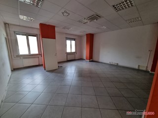 Negozio in Vendita a Poggibonsi, 140'000€, 100 m²