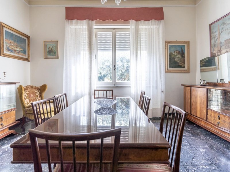 Casa Indipendente in Vendita a Fucecchio, 300'000€, 170 m², con Box