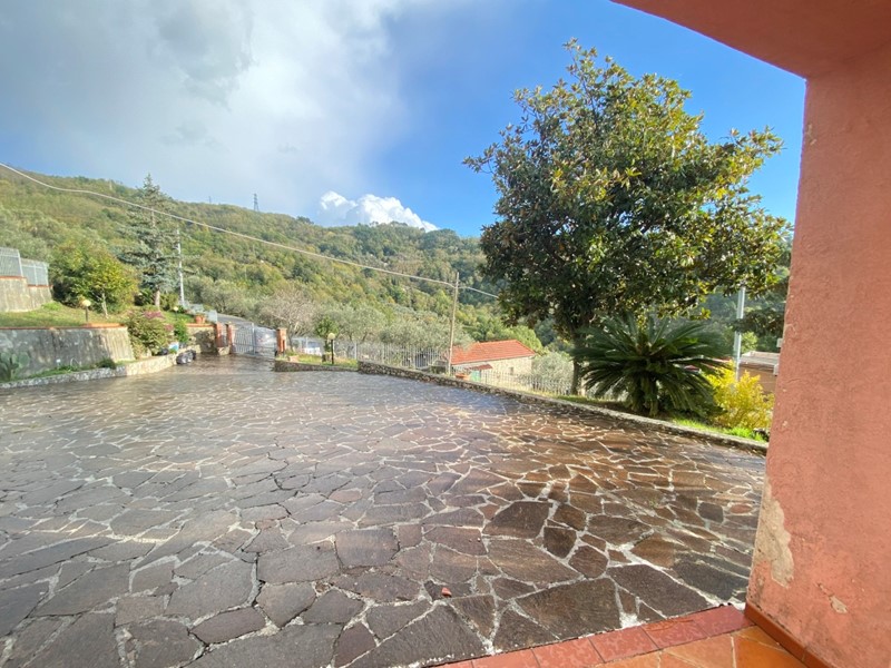 Casa Indipendente in Vendita a Sarzana, zona Falcinello, 430'000&euro;, 250 m²