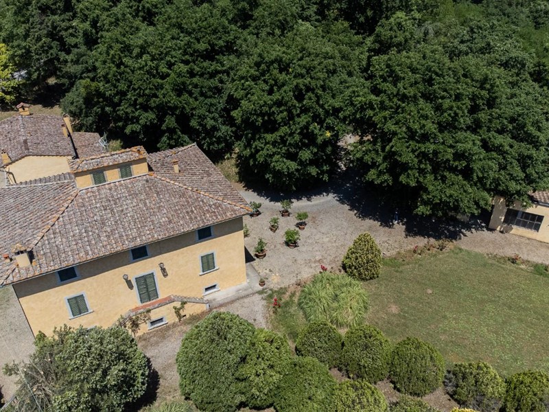 Villa in Vendita a Fucecchio, 550'000€, 700 m²