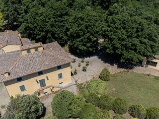 Villa in Vendita a Fucecchio, 550'000€, 700 m²