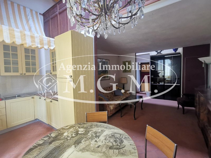 Bilocale in Vendita a Santa Croce sull'Arno, 90'000€, 100 m², con Box